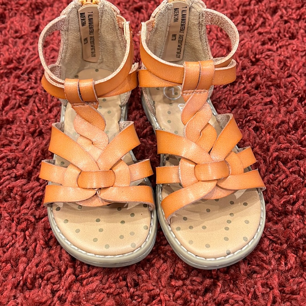 Great condition cognac color toddler sandals.